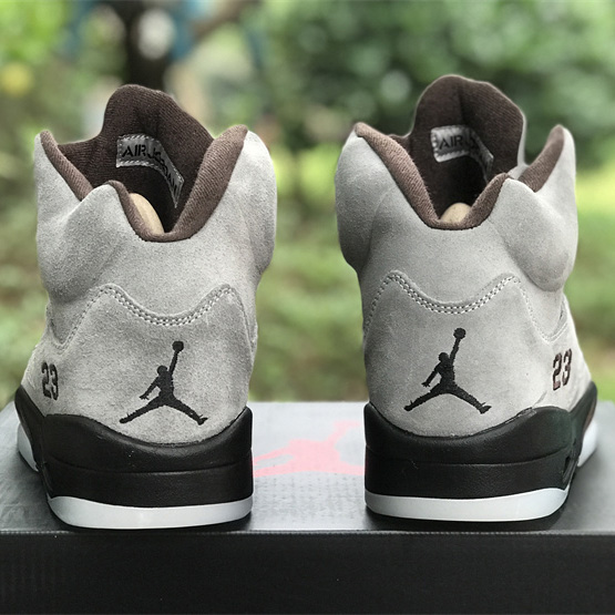 A Ma Maniére x Air Jordan 5 “Light Bone” Sneakers      FD1330-006 - 