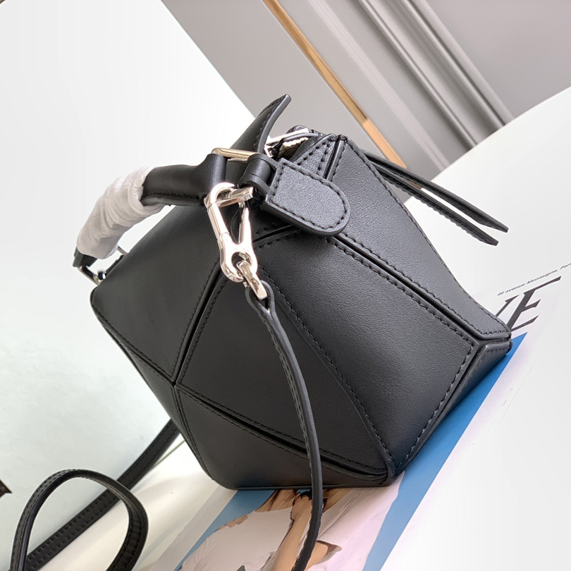 Loewe Mini Puzzle Bag  (18*12.5*8cm) - PerfectKickZ