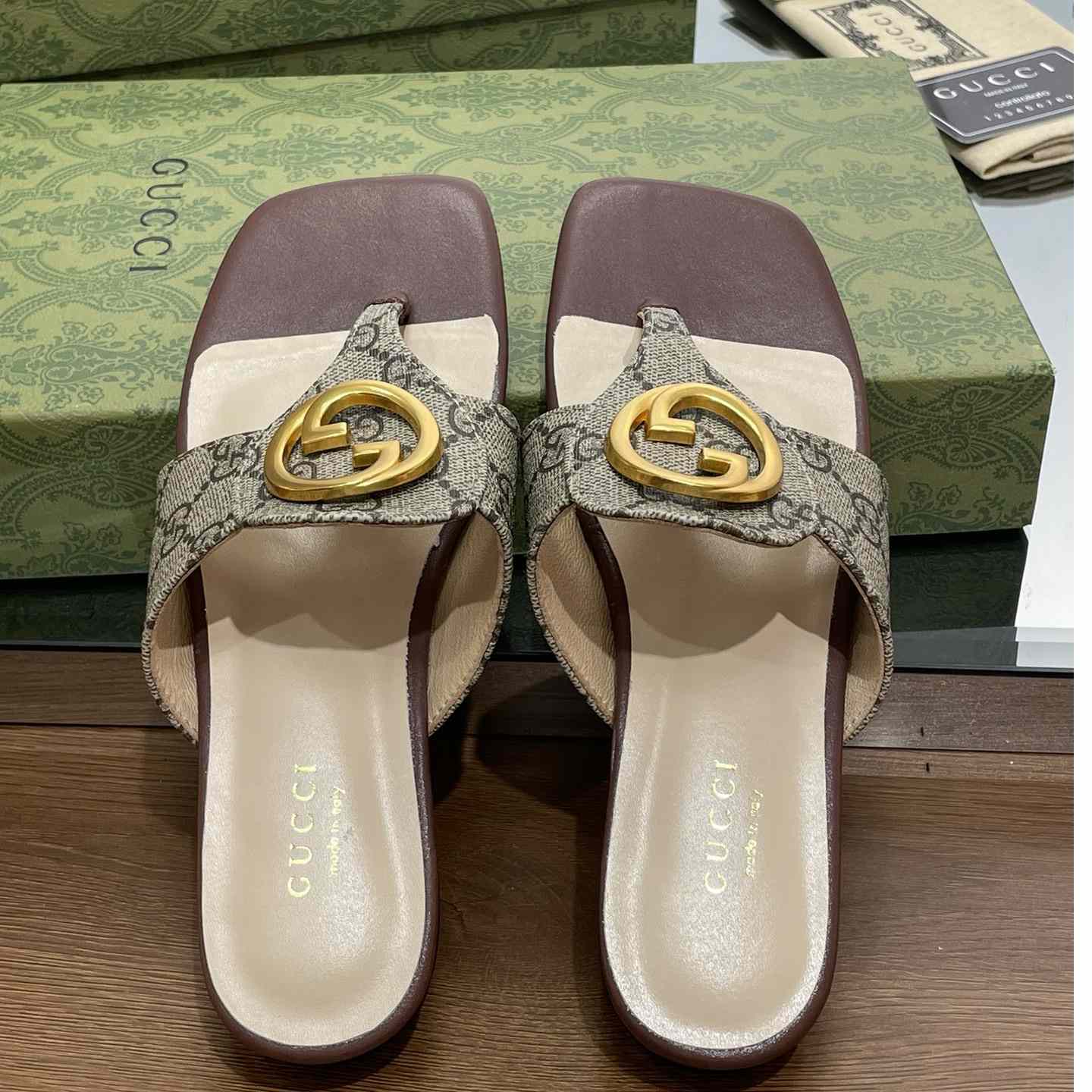 Gucci Womens Gucci Blondie Thong Sandal - PerfectKickZ