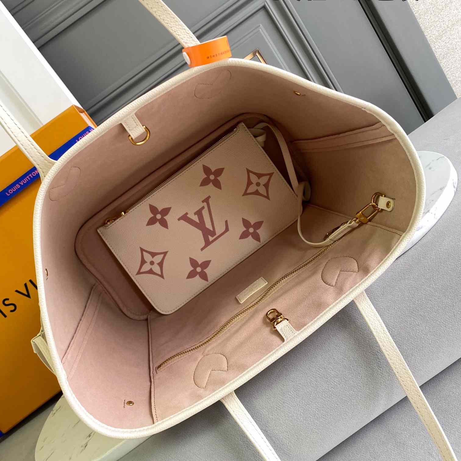 Louis Vuitton Neverfull MM Tote (32x29x17CM)    M21579 - PerfectKickZ