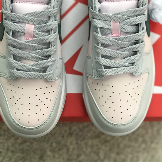 Dunk Low “Mineral Teal” Sneaker       FD1232-002 - 
