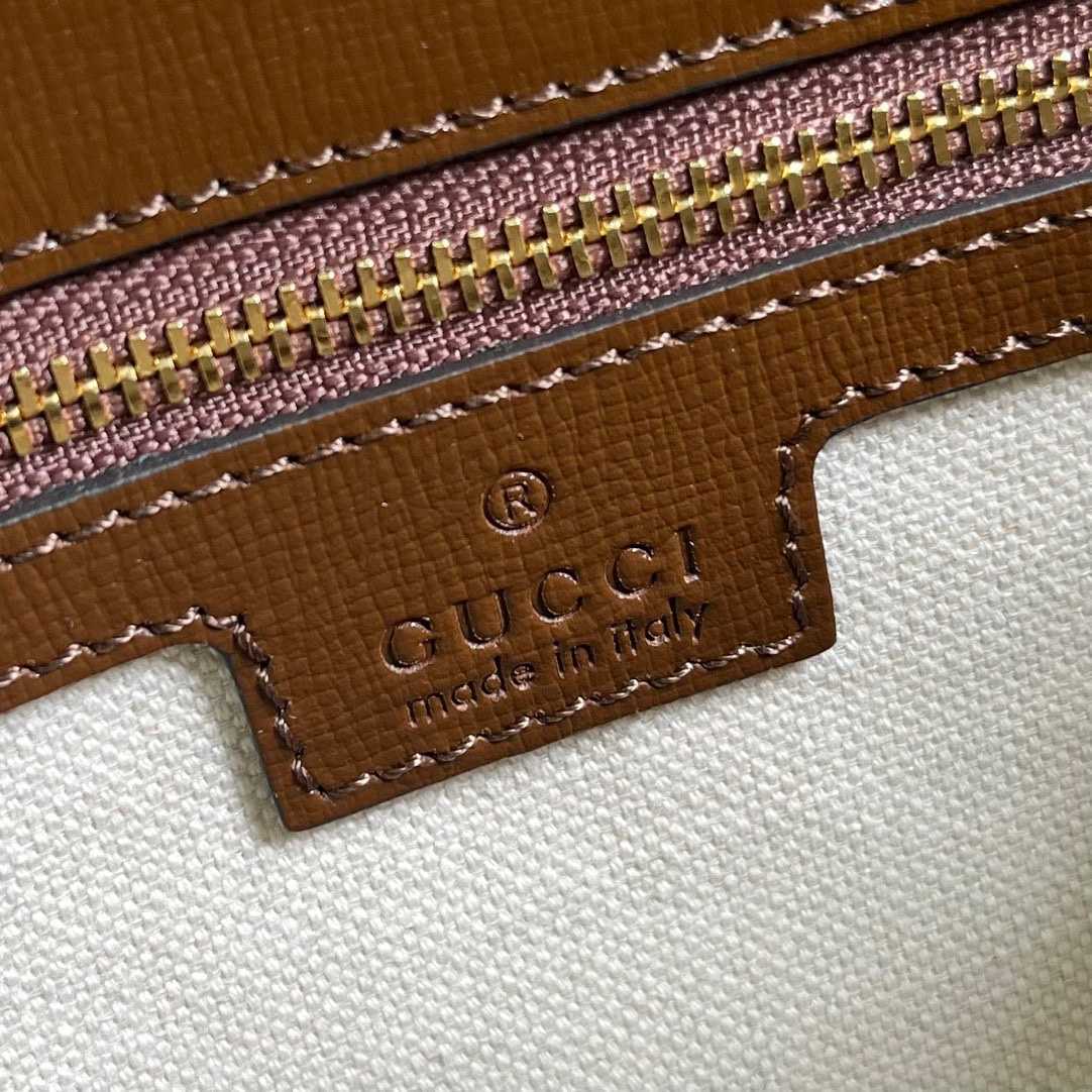 Gucci GG Messenger Bag With Interlocking G(25.4-17-7.8cm)    - PerfectKickZ