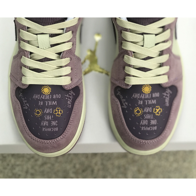 Air Jordan 1 Low PRM"Elephant Print" Sneaker       DR8057-500 - 