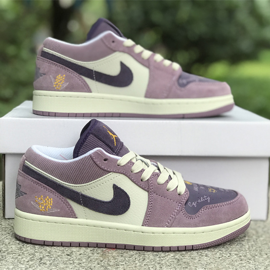 Air Jordan 1 Low PRM"Elephant Print" Sneaker       DR8057-500 - 