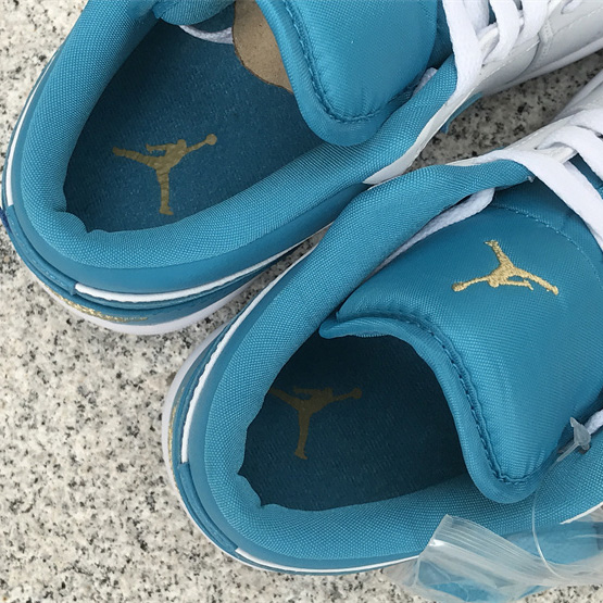 Air Jordan 1 Low Sneaker     553560-174 - PerfectKickZ