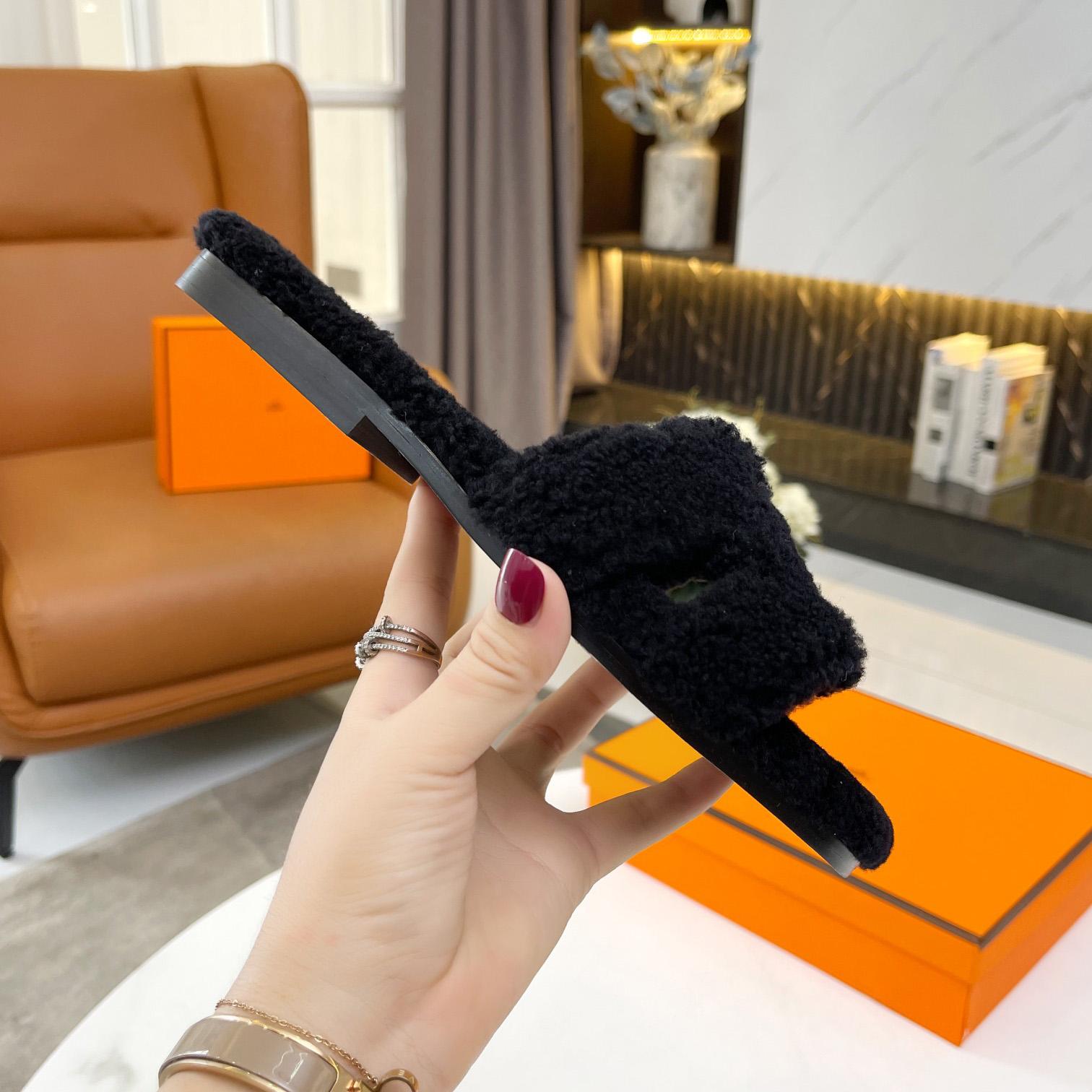 Hermes Shearling Oran Sandal - 