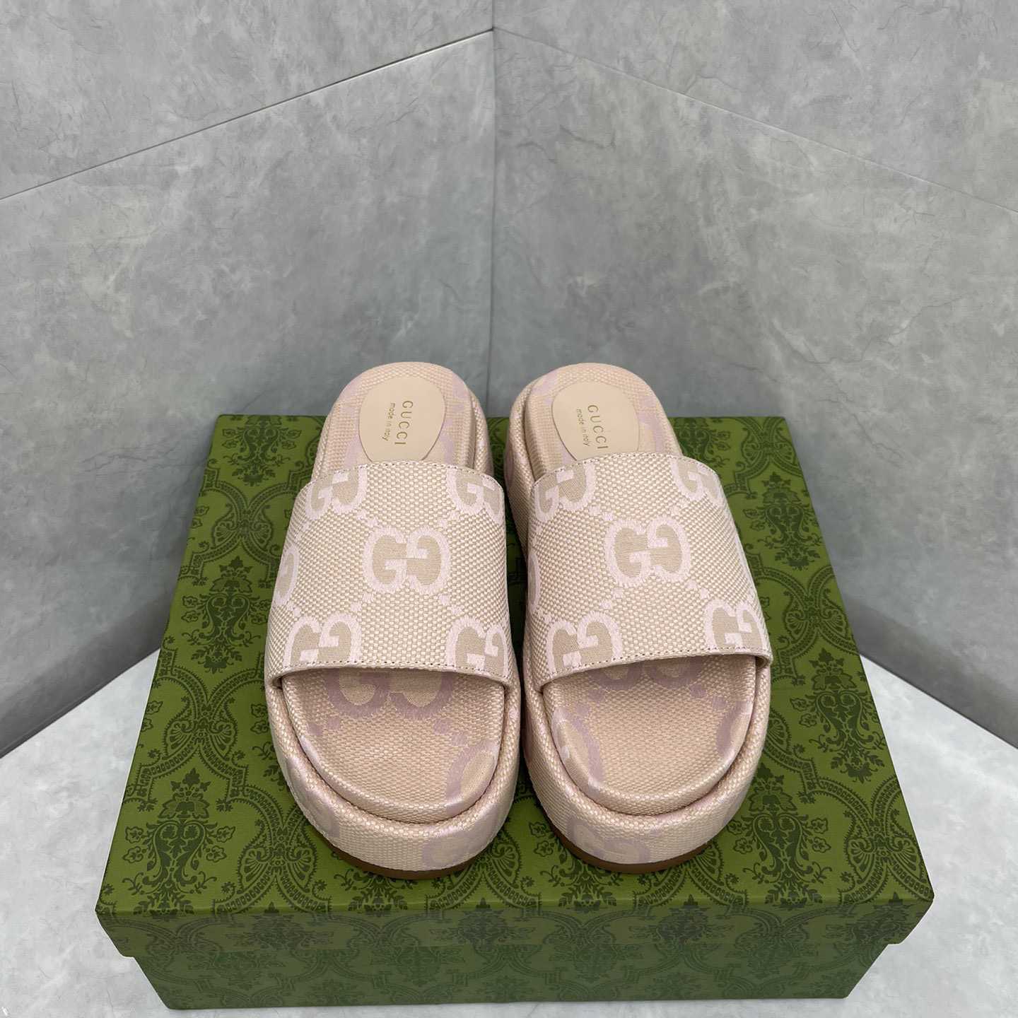 Gucci Women's Jumbo GG Platform Slide Sandal - PerfectKickZ