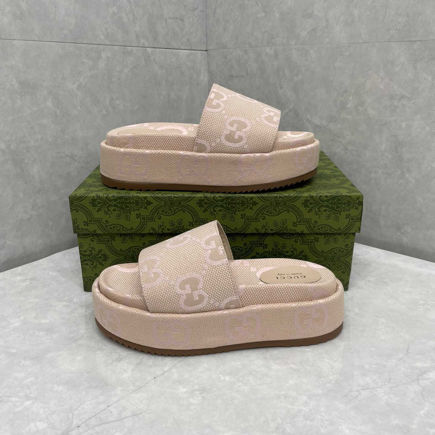 Gucci Women's Jumbo GG Platform Slide Sandal - PerfectKickZ