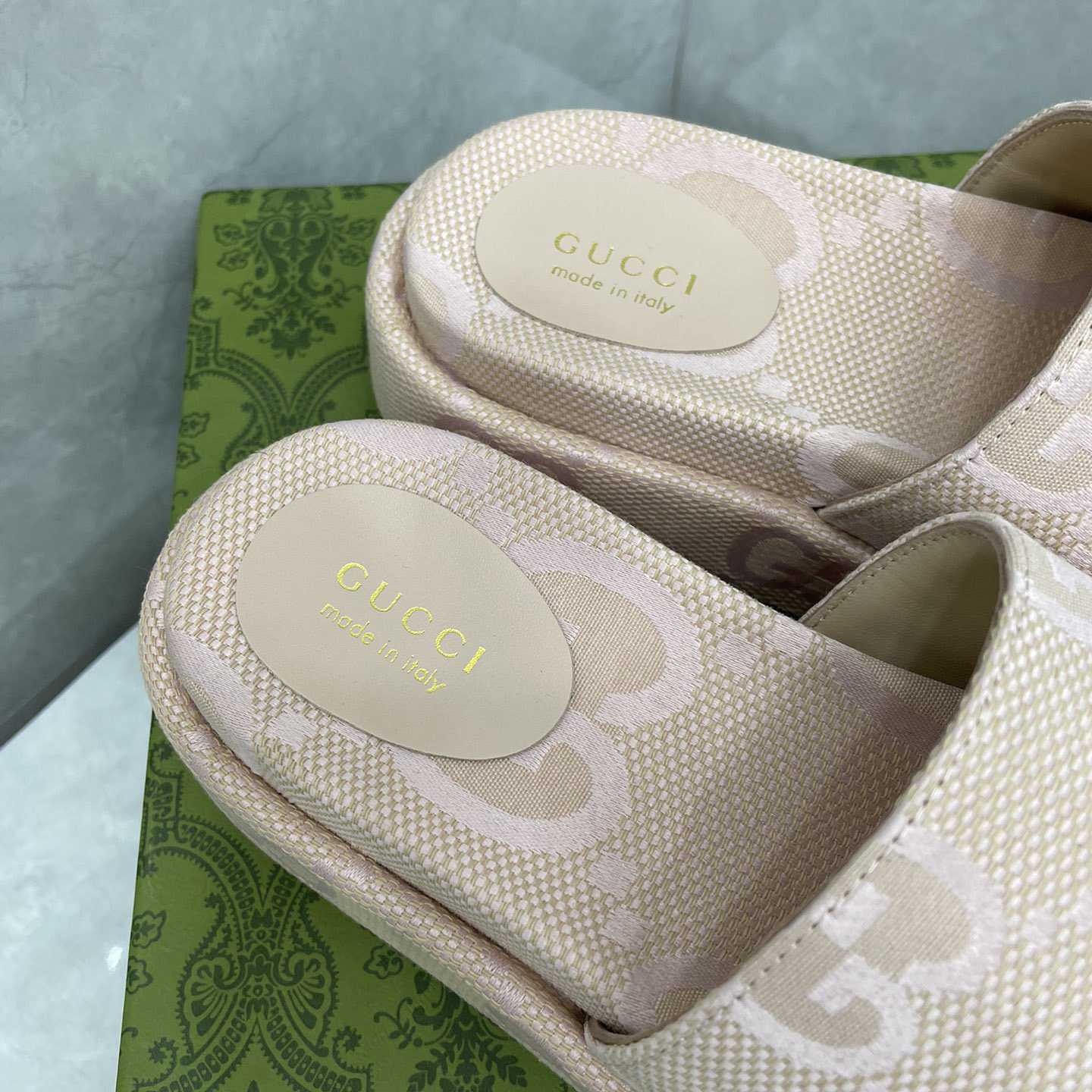 Gucci Women's Jumbo GG Platform Slide Sandal - PerfectKickZ
