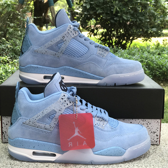 Air Jordan 4 Retro UNC PE Sneaker     AJ4-HO12MNJDLS247 - PerfectKickZ