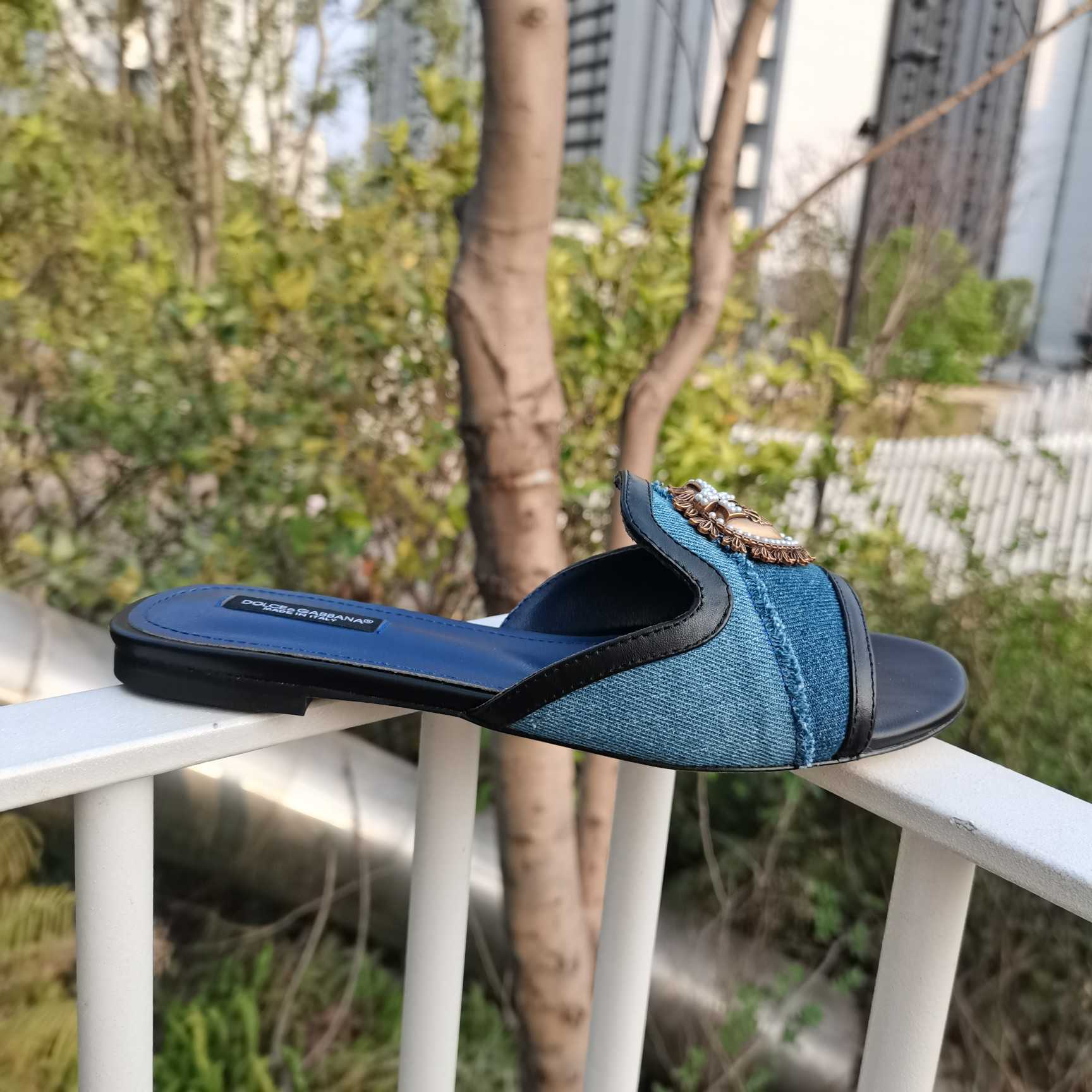Dolce & Gabbana Slip-on Flat Sandals - PerfectKickZ