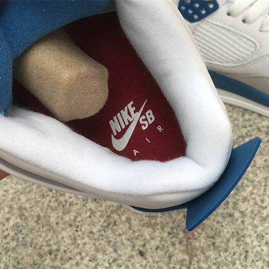 Nike SB x Air Jordan 4 Sneaker      DR5415-104  - PerfectKickZ