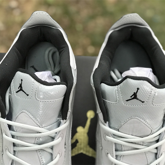 Air Jordan 23 Sneaker   AR1002-002  - 