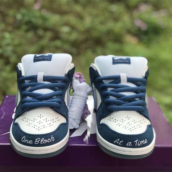 Born x Raised x Nike SB Dunk Low Sneaker    FN7819-400 - PerfectKickZ