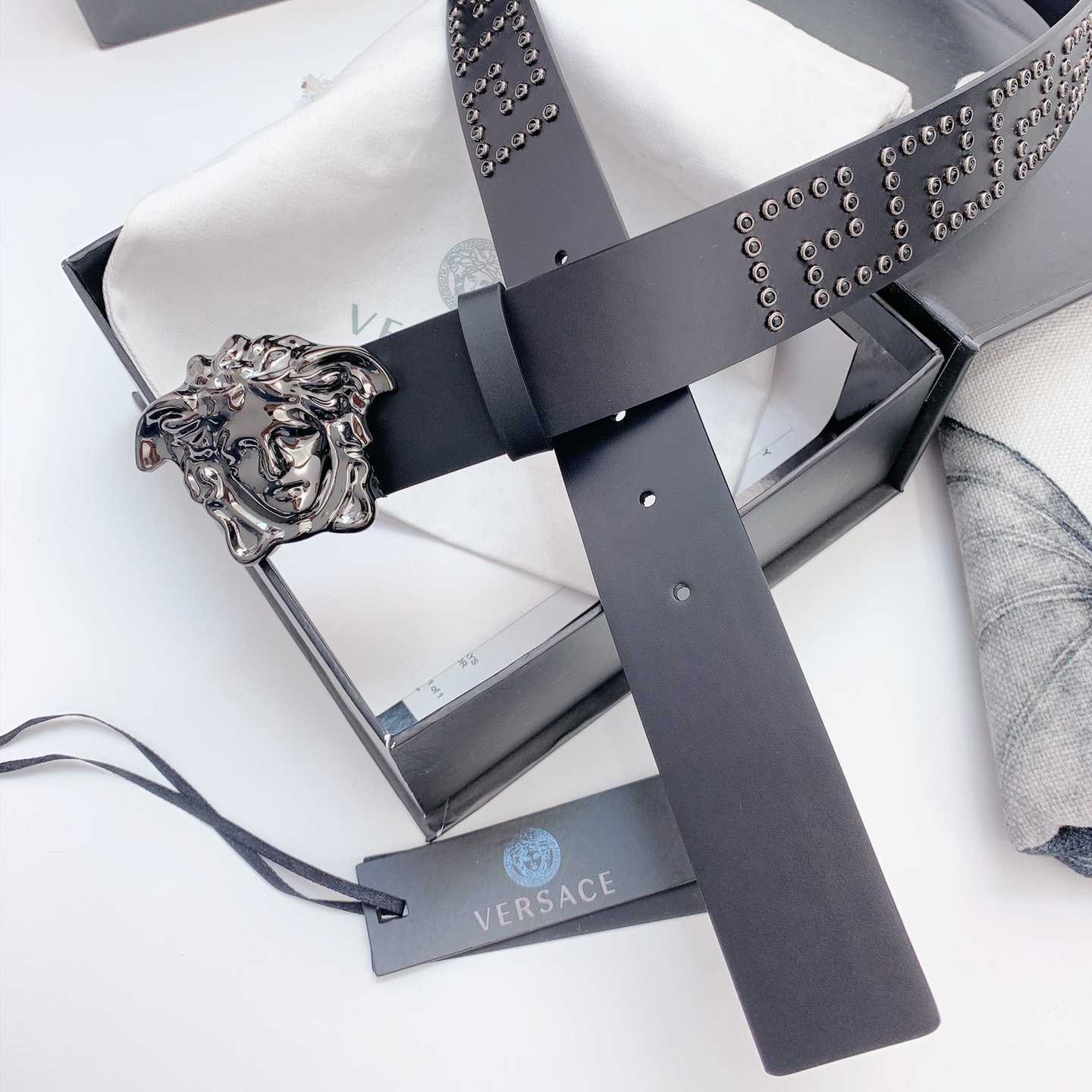 Versace Medusa Leathre Belt    40mm - PerfectKickZ
