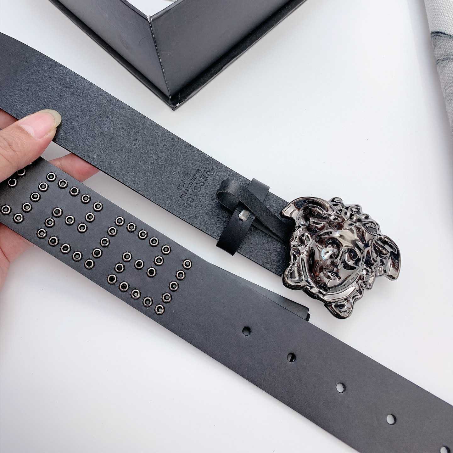 Versace Medusa Leathre Belt    40mm - PerfectKickZ