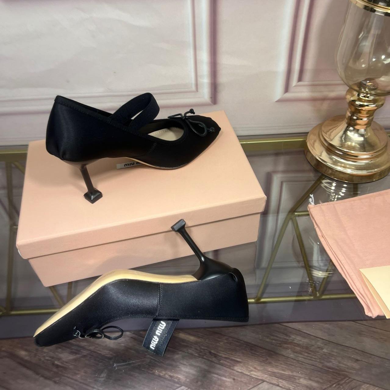 Miu Miu Satin Pumps - 