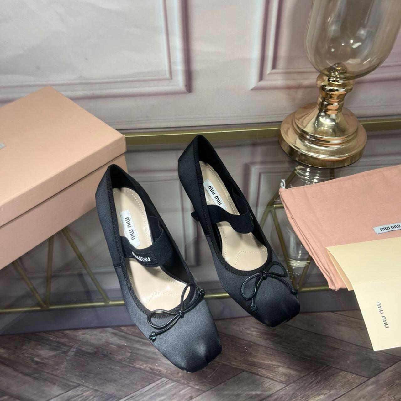Miu Miu Satin Pumps - 