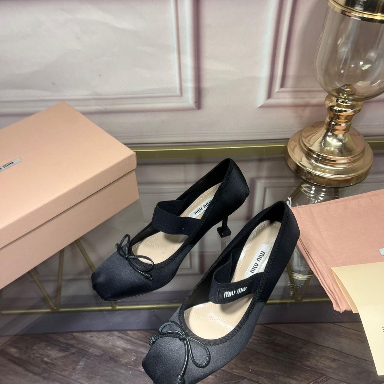 Miu Miu Satin Pumps - 