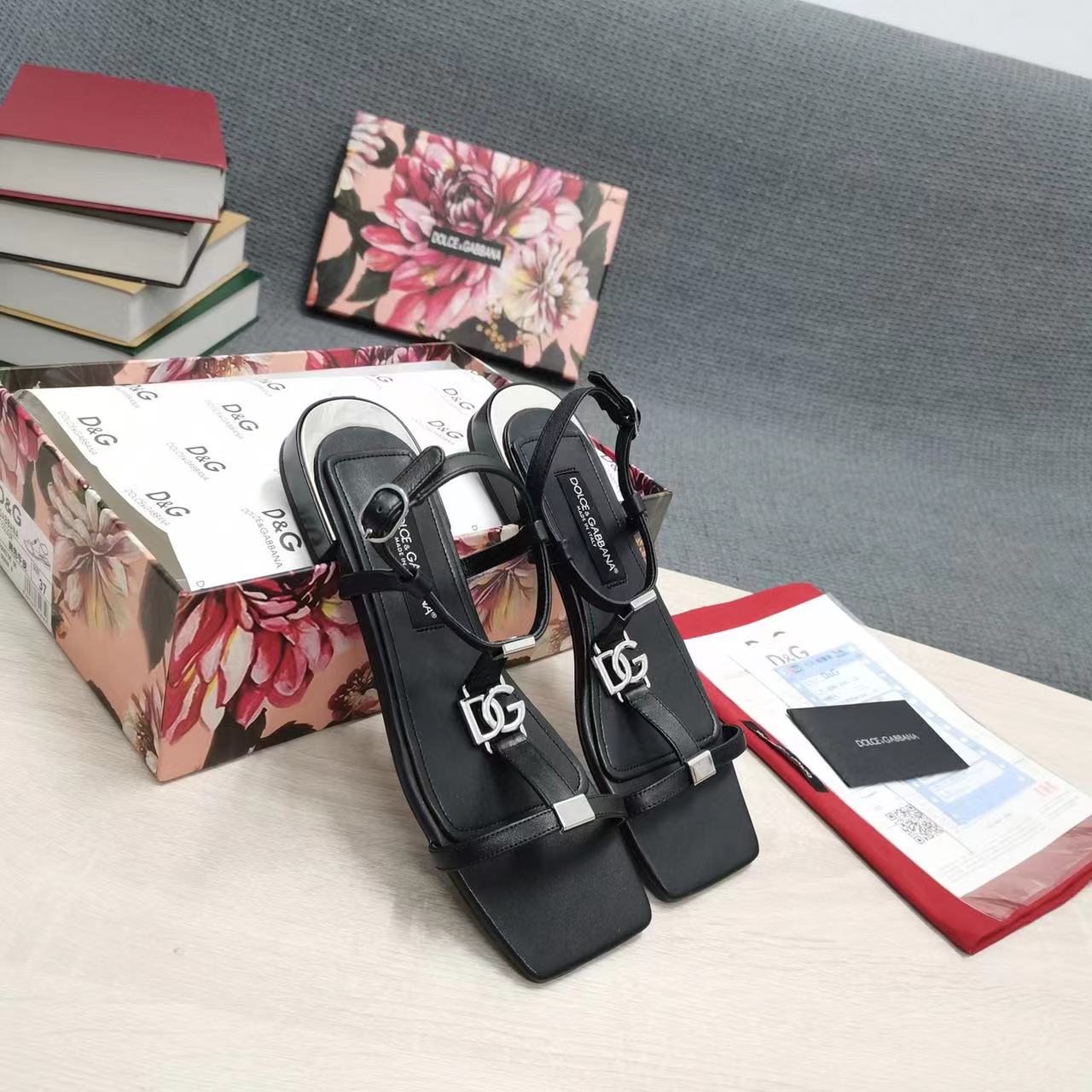 Dolce & Gabbana Leather Square Toe Sandals With Silver Logo - PerfectKickZ