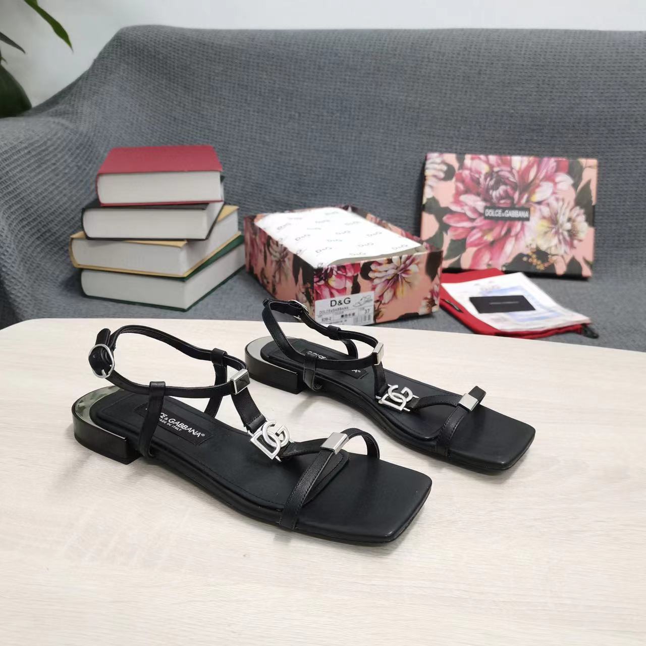 Dolce & Gabbana Leather Square Toe Sandals With Silver Logo - PerfectKickZ
