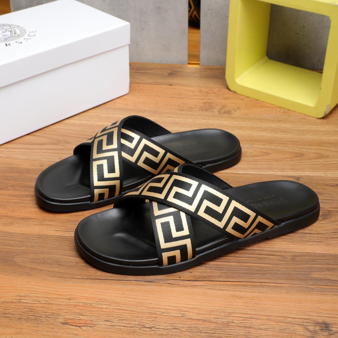 Versace Logo-print Open-toe Slides - PerfectKickZ
