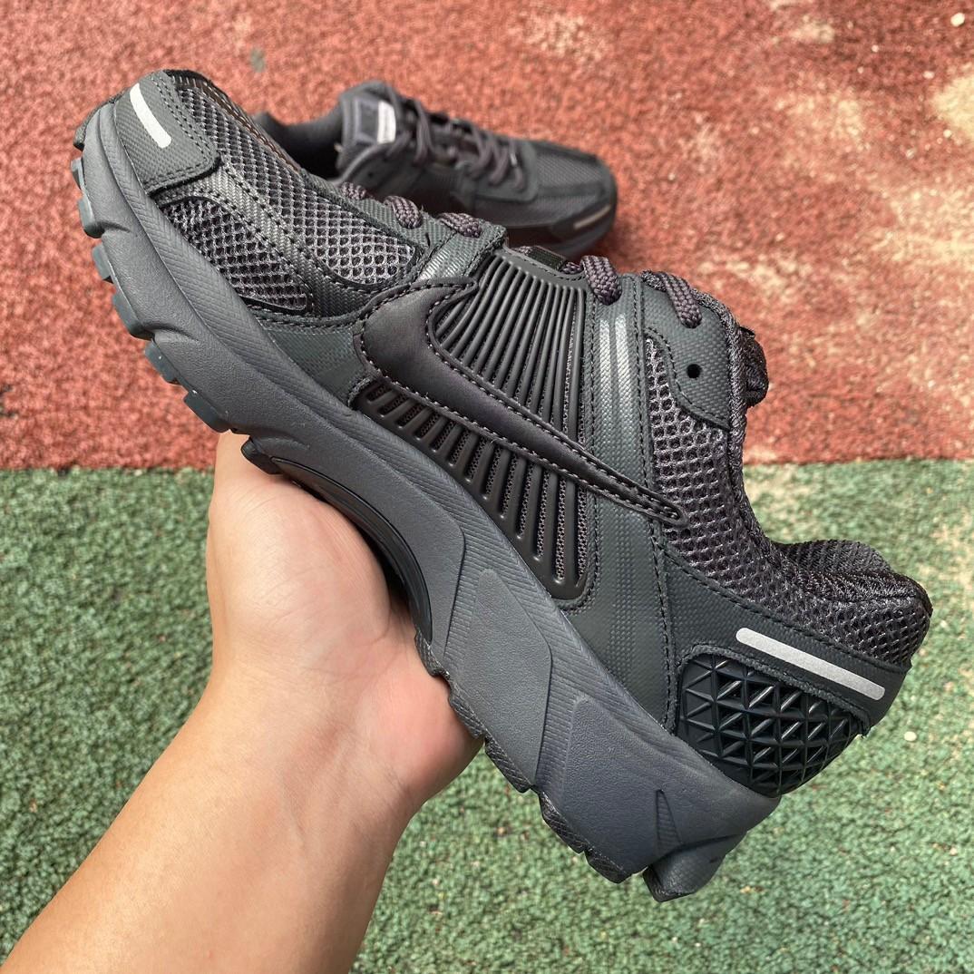 Nike Air Zoom Vomero Sneaker      bv1358-002 - PerfectKickZ