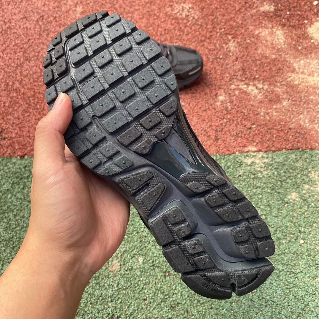 Nike Air Zoom Vomero Sneaker      bv1358-002 - PerfectKickZ
