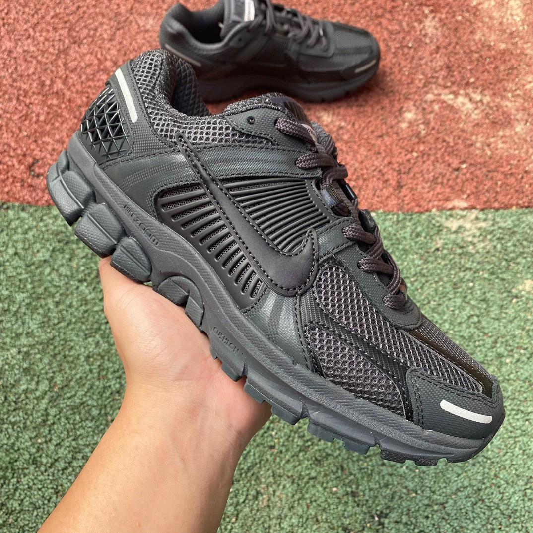 Nike Air Zoom Vomero Sneaker      bv1358-002 - PerfectKickZ