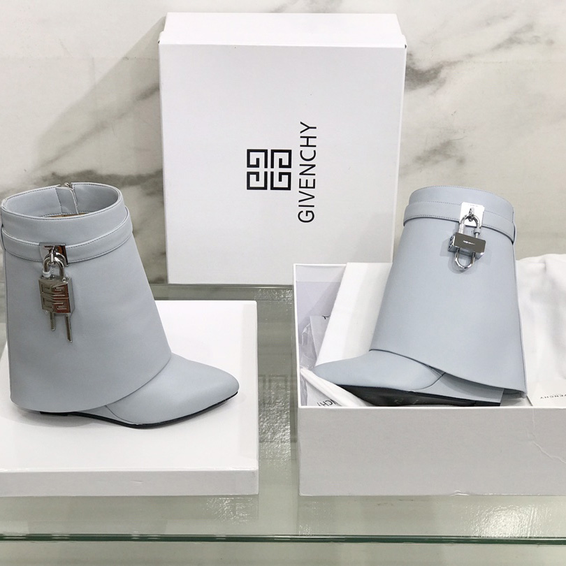 Givenchy Shark Lock Ankle Boots In Leather - PerfectKickZ