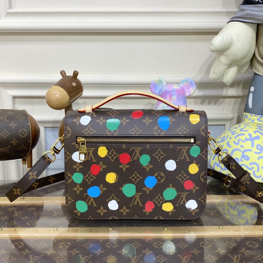Louis Vuitton LV x YK Pochette Metis​  (25 x 19 x 7cm)       M46384 - PerfectKickZ