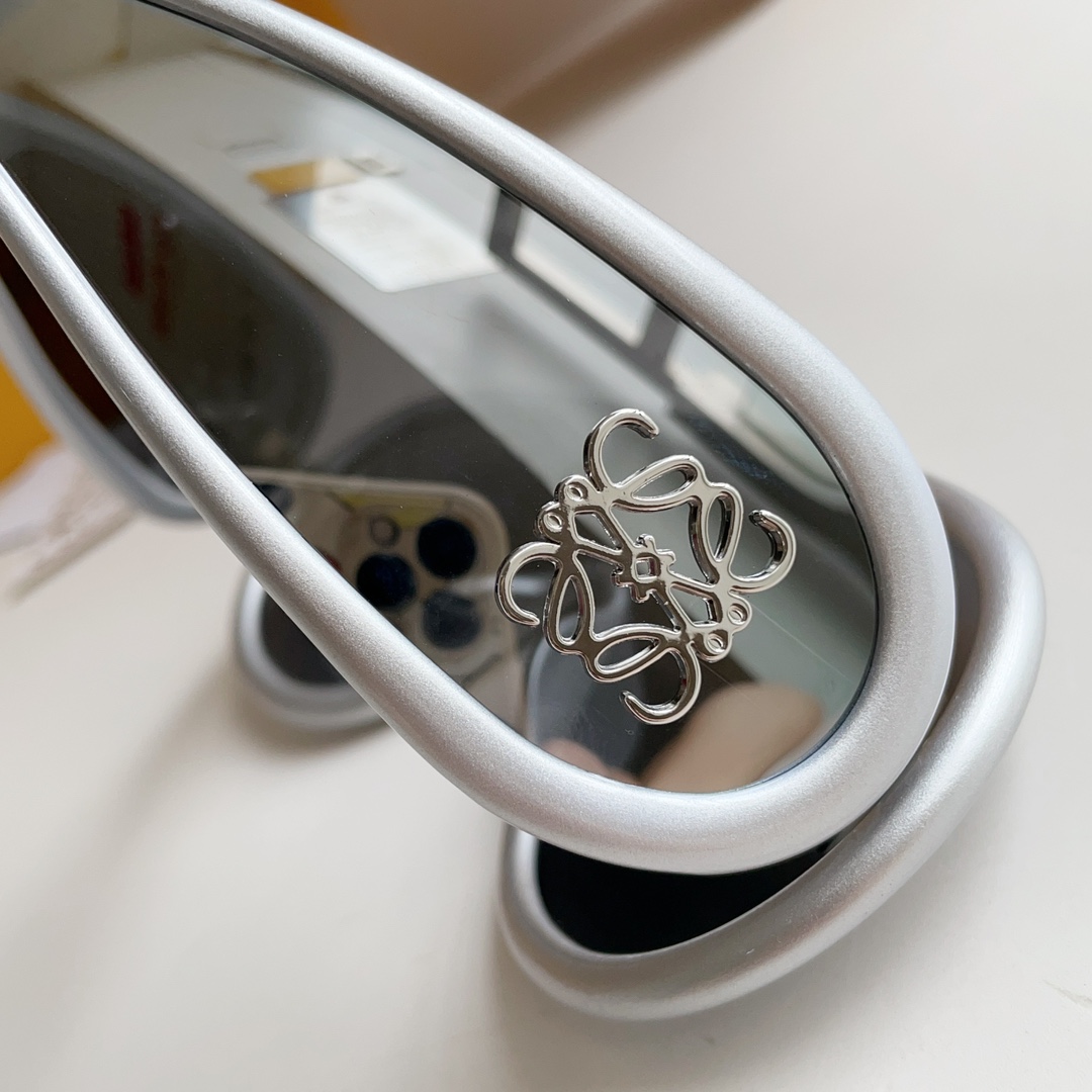 Loewe Wave Mask Sunglasses - PerfectKickZ
