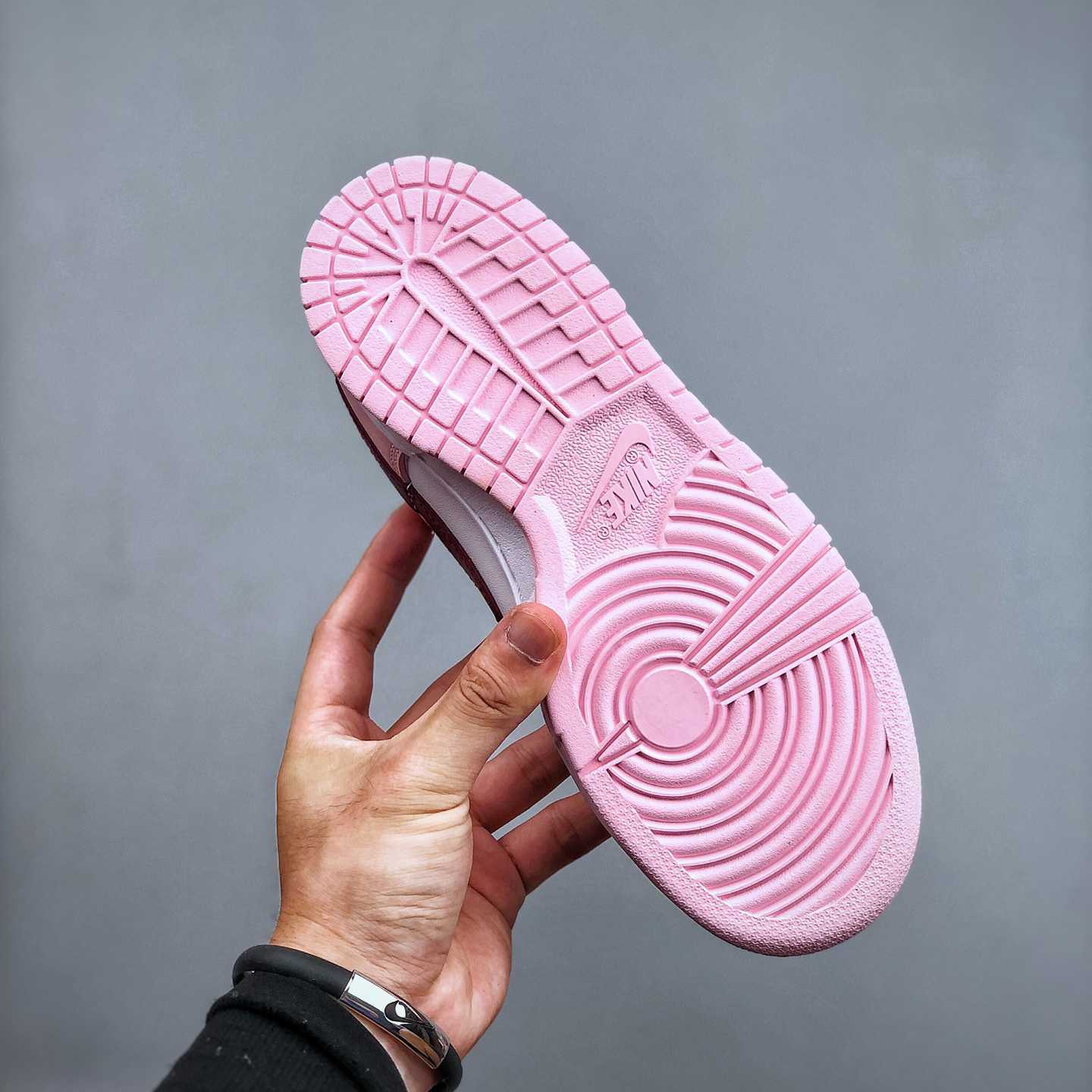 Nike Nk Dunk SB Low Sneakers       CW1590-601 - PerfectKickZ