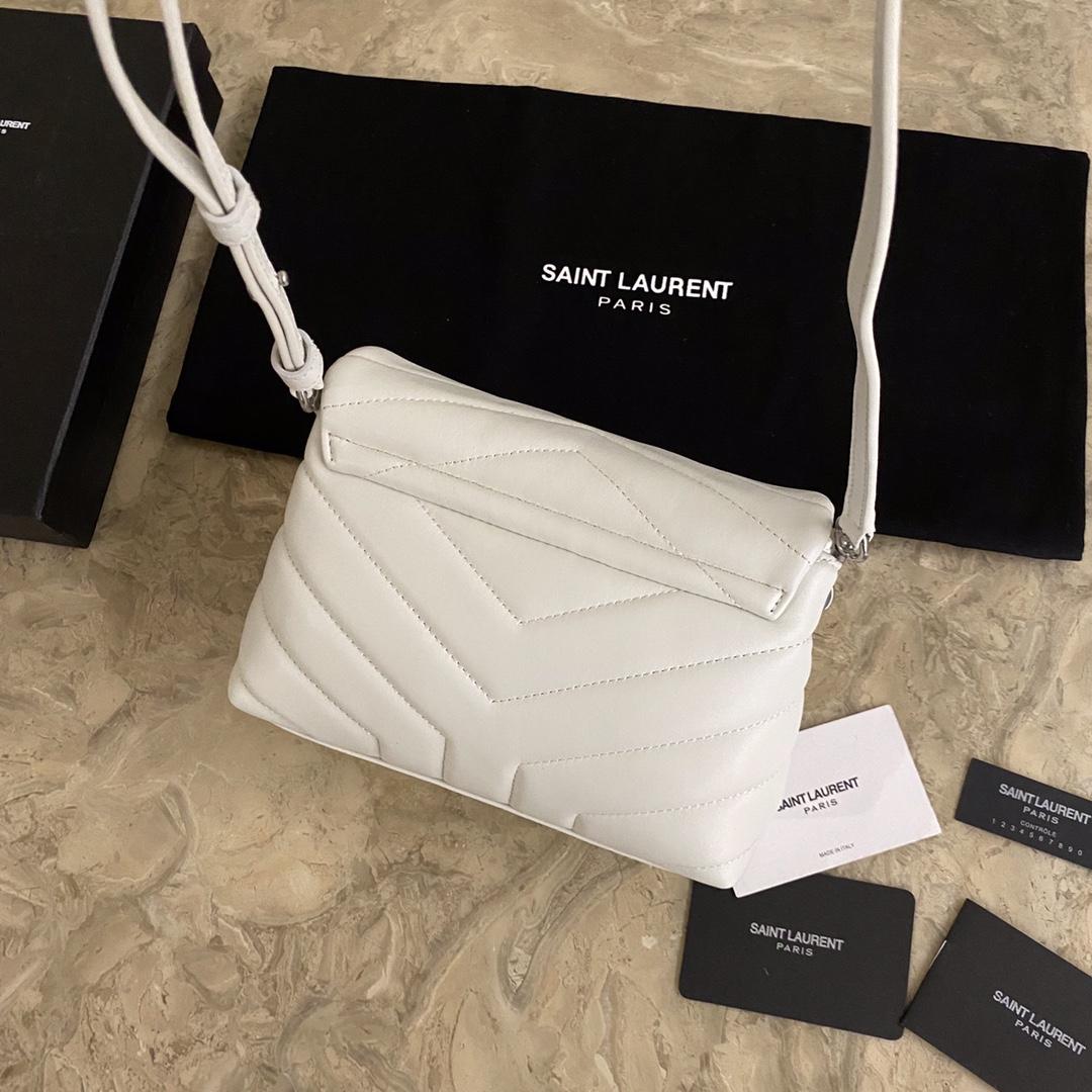 Saint Laurent Loulou Shoulder Bag (20x7x15cm) - PerfectKickZ