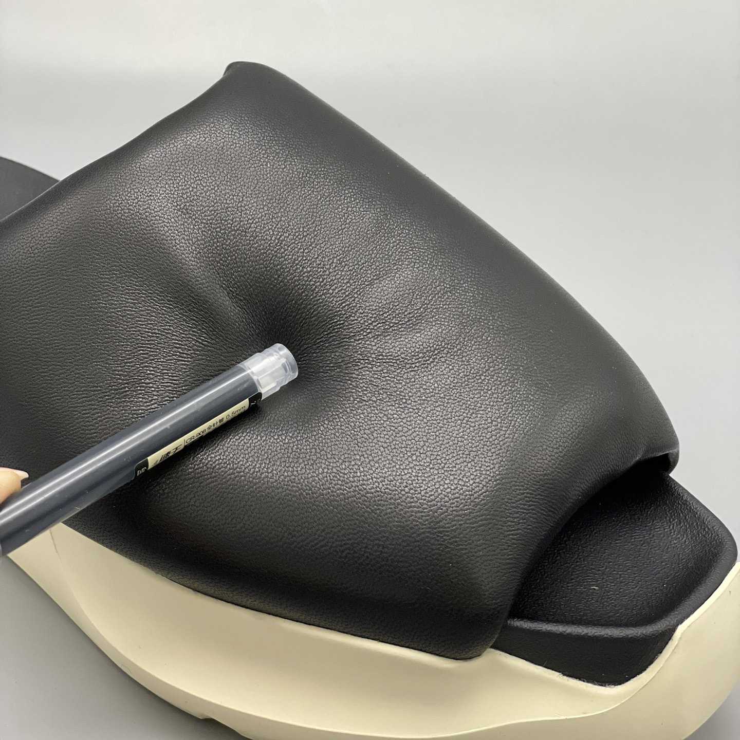 Rick Owens SS23 Edfu Geth Puffer Slide In Black - 