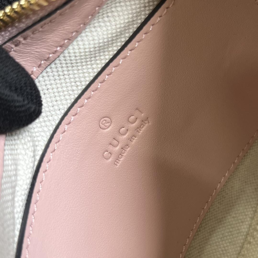 Gucci GG Matelasse Mini Bag(21x 14x 6cm) - 
