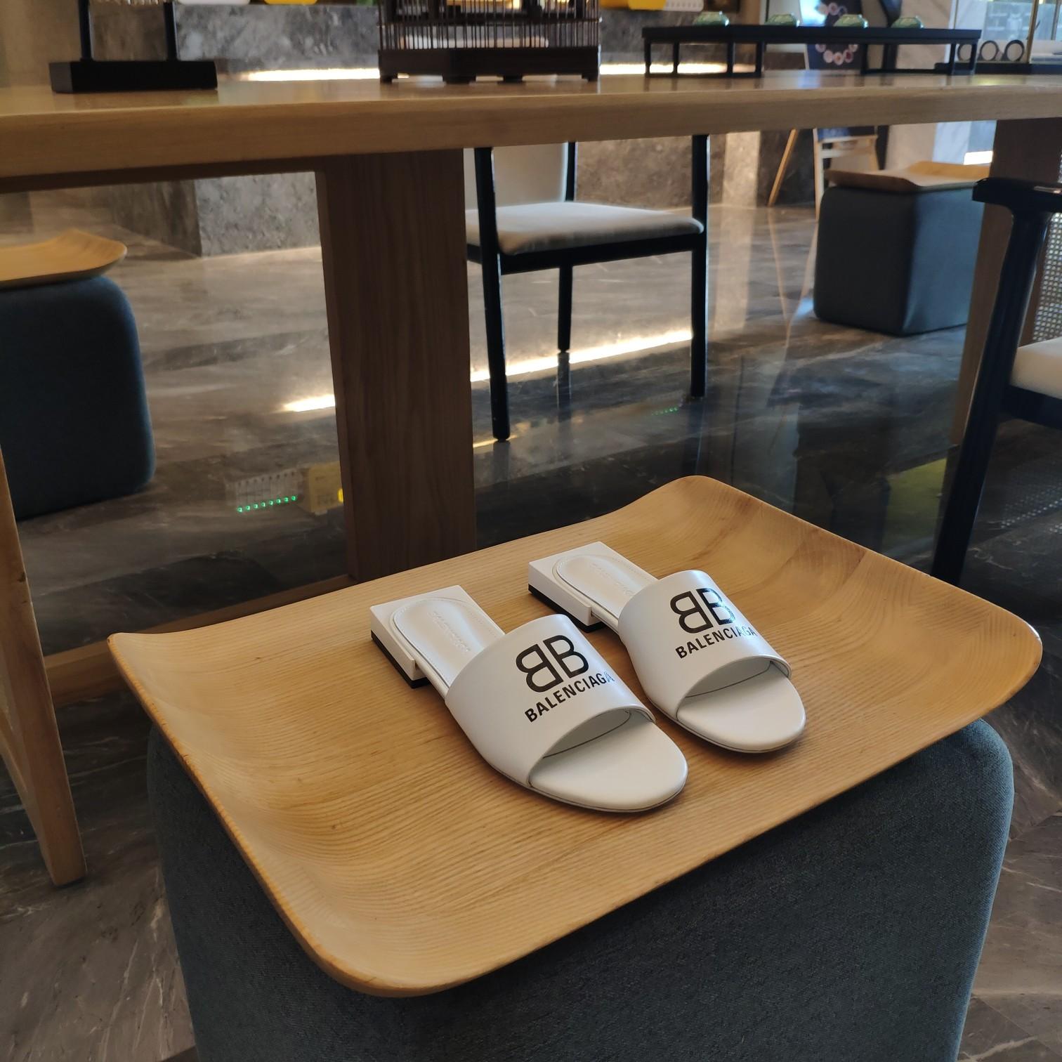 Balenciaga Box Mule Leather Sandals - PerfectKickZ