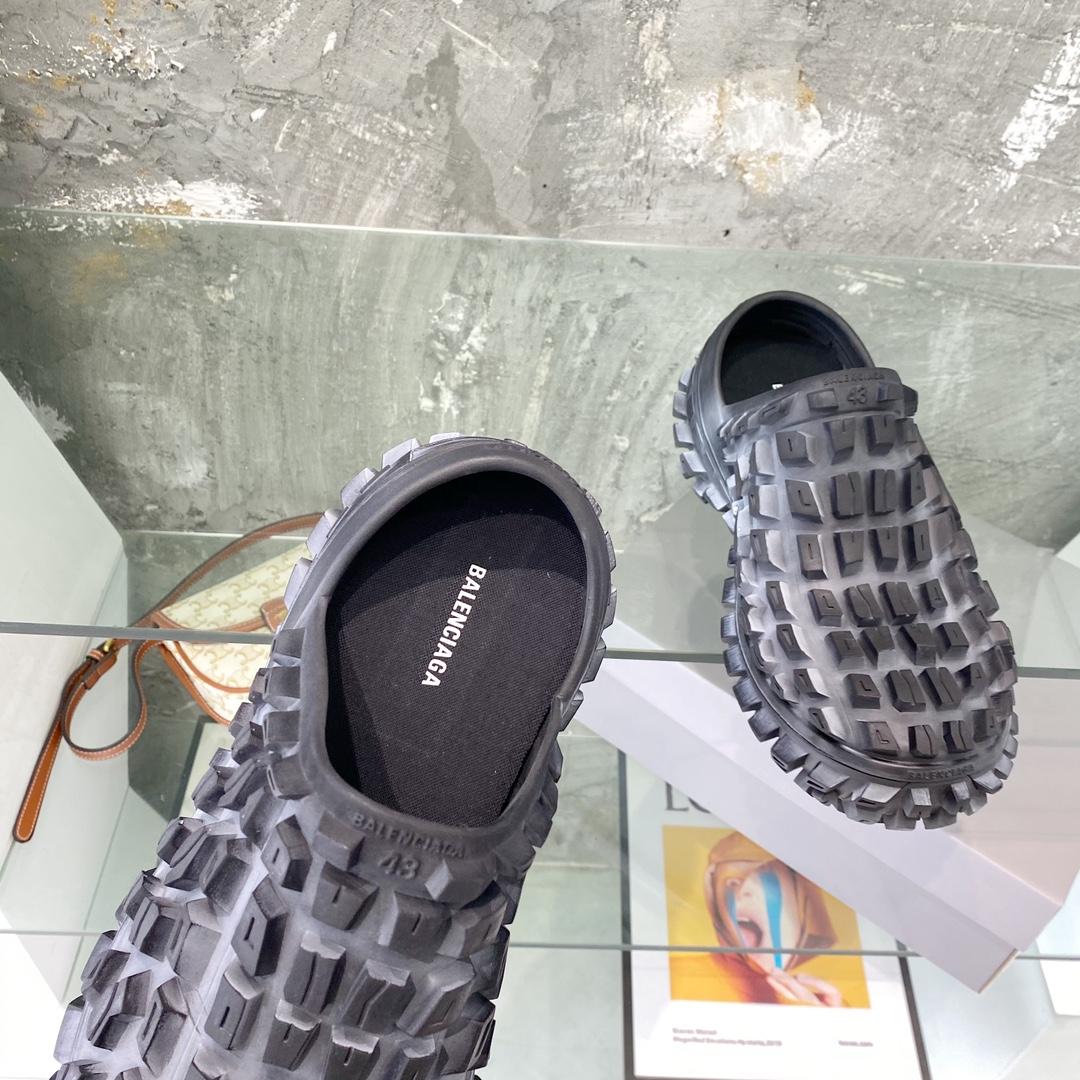 Balenciaga Defender Clog In Black Rubber - PerfectKickZ