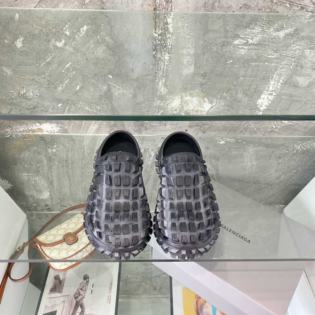 Balenciaga Defender Clog In Black Rubber - PerfectKickZ