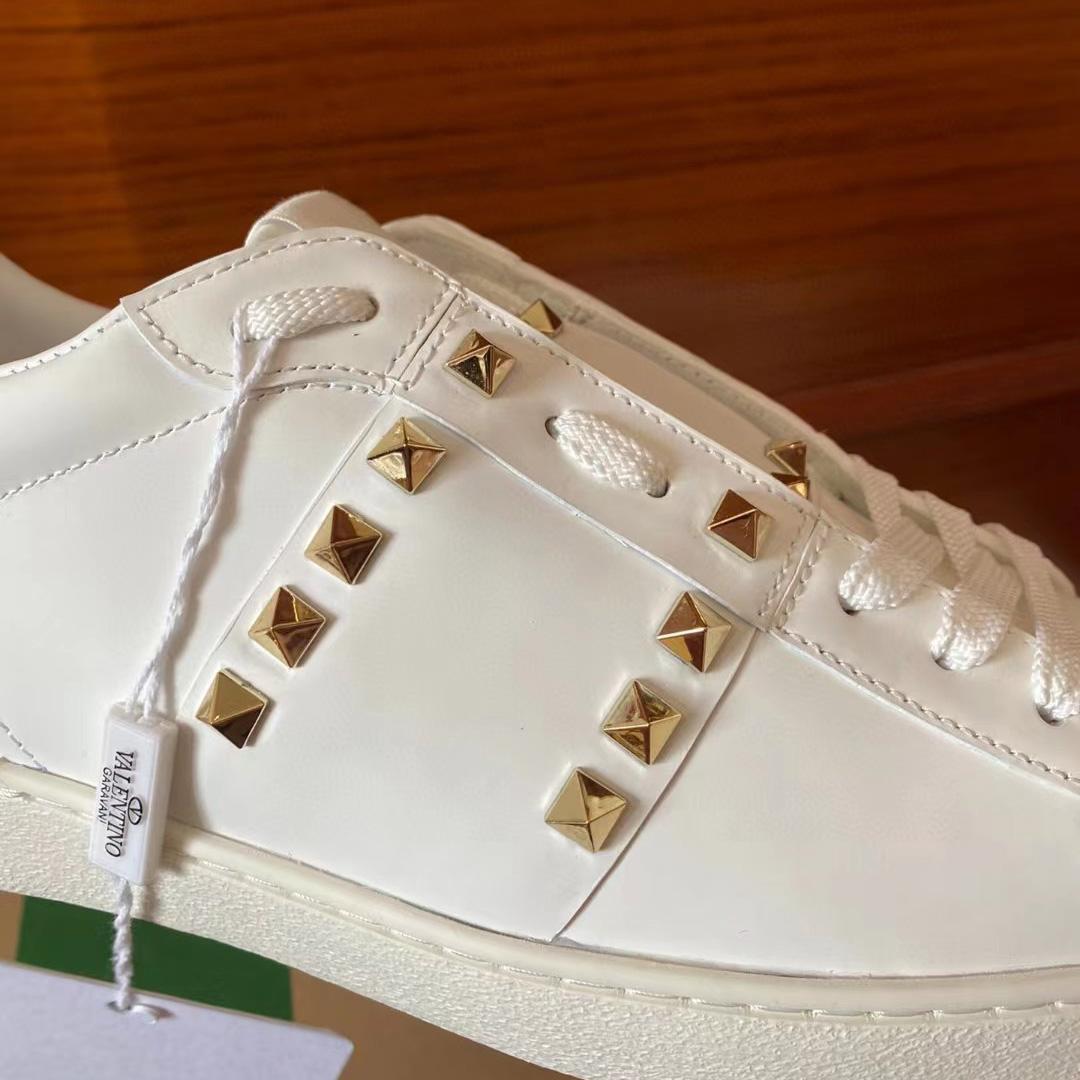 Valenti Garavani Rockstud Untitled Sneakers - PerfectKickZ