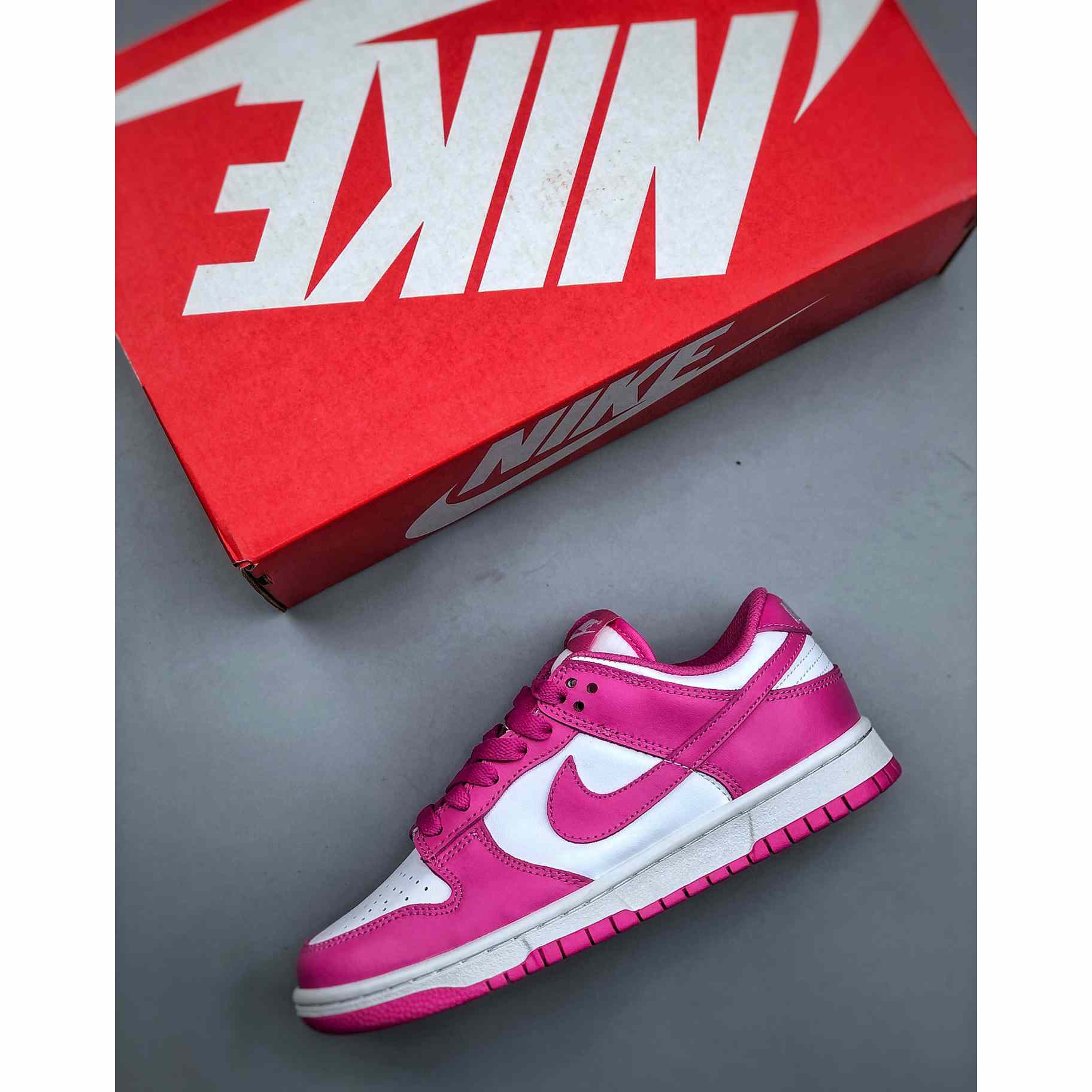 Nike Nk Dunk Low  Sneakers        FJ0704-100 - PerfectKickZ