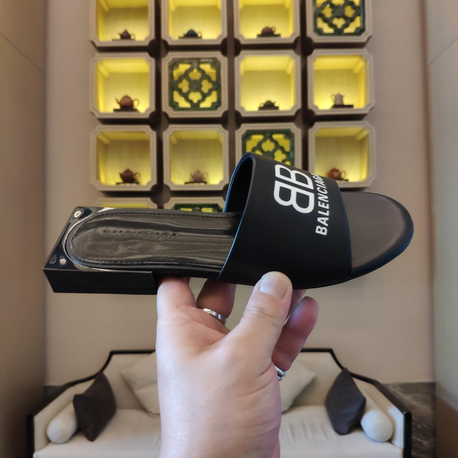 Balenciaga Box Mule Leather Sandals - PerfectKickZ