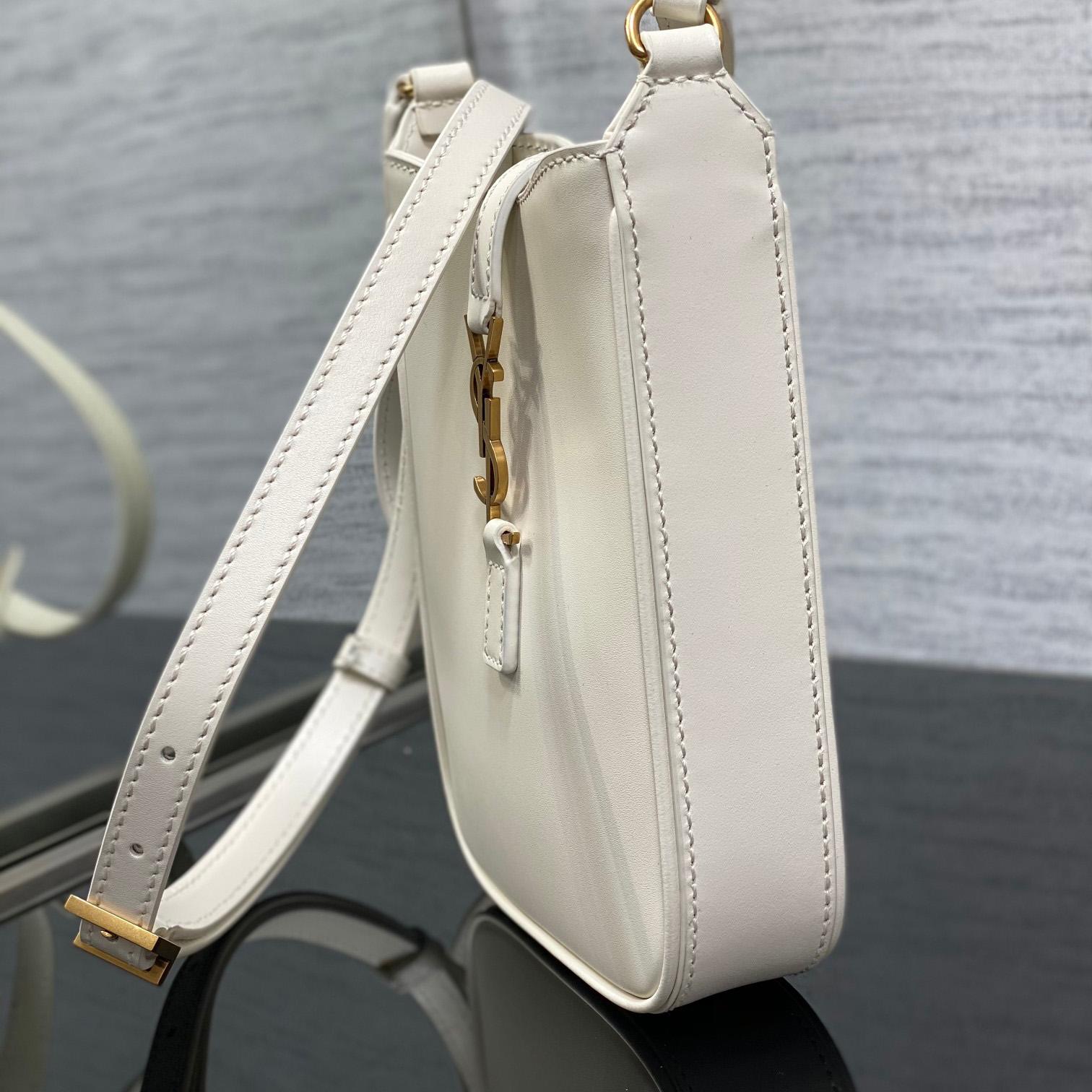 Saint Laurent Le 5 À 7 Mini Vertical In Shiny Leather - 