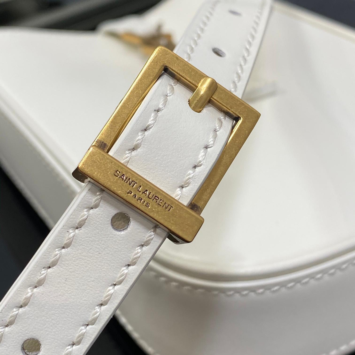 Saint Laurent Le 5 À 7 Mini Vertical In Shiny Leather - 