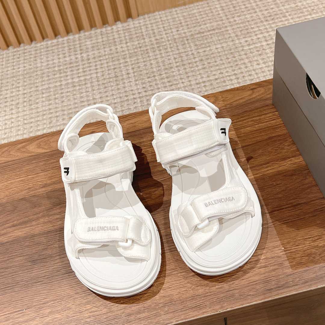 Balenciaga Women's Tourist Sandal In White - PerfectKickZ