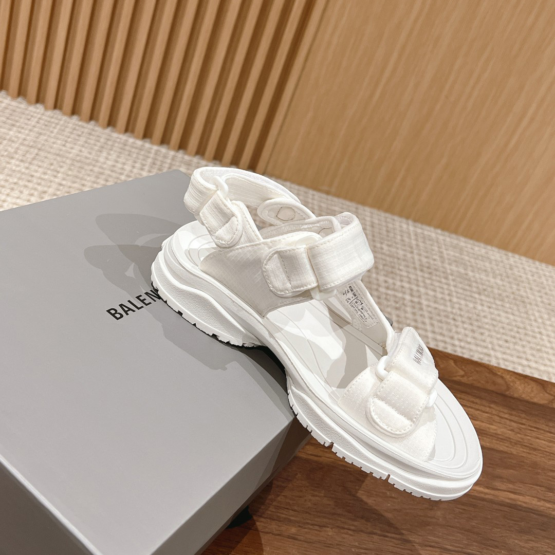 Balenciaga Women's Tourist Sandal In White - PerfectKickZ