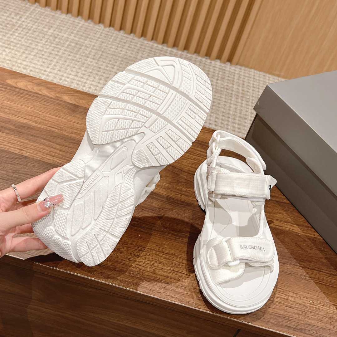 Balenciaga Women's Tourist Sandal In White - PerfectKickZ