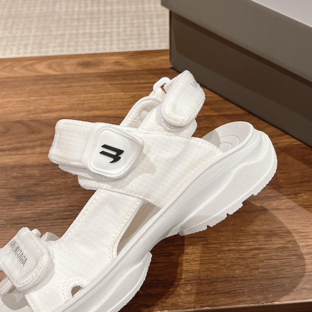 Balenciaga Women's Tourist Sandal In White - PerfectKickZ