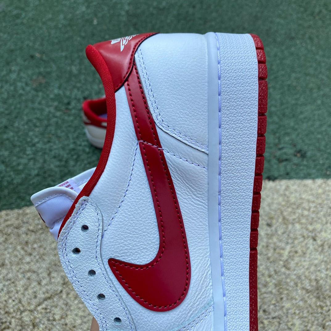 Air Jordan 1 Retro Low Sneaker     705329-101 - 