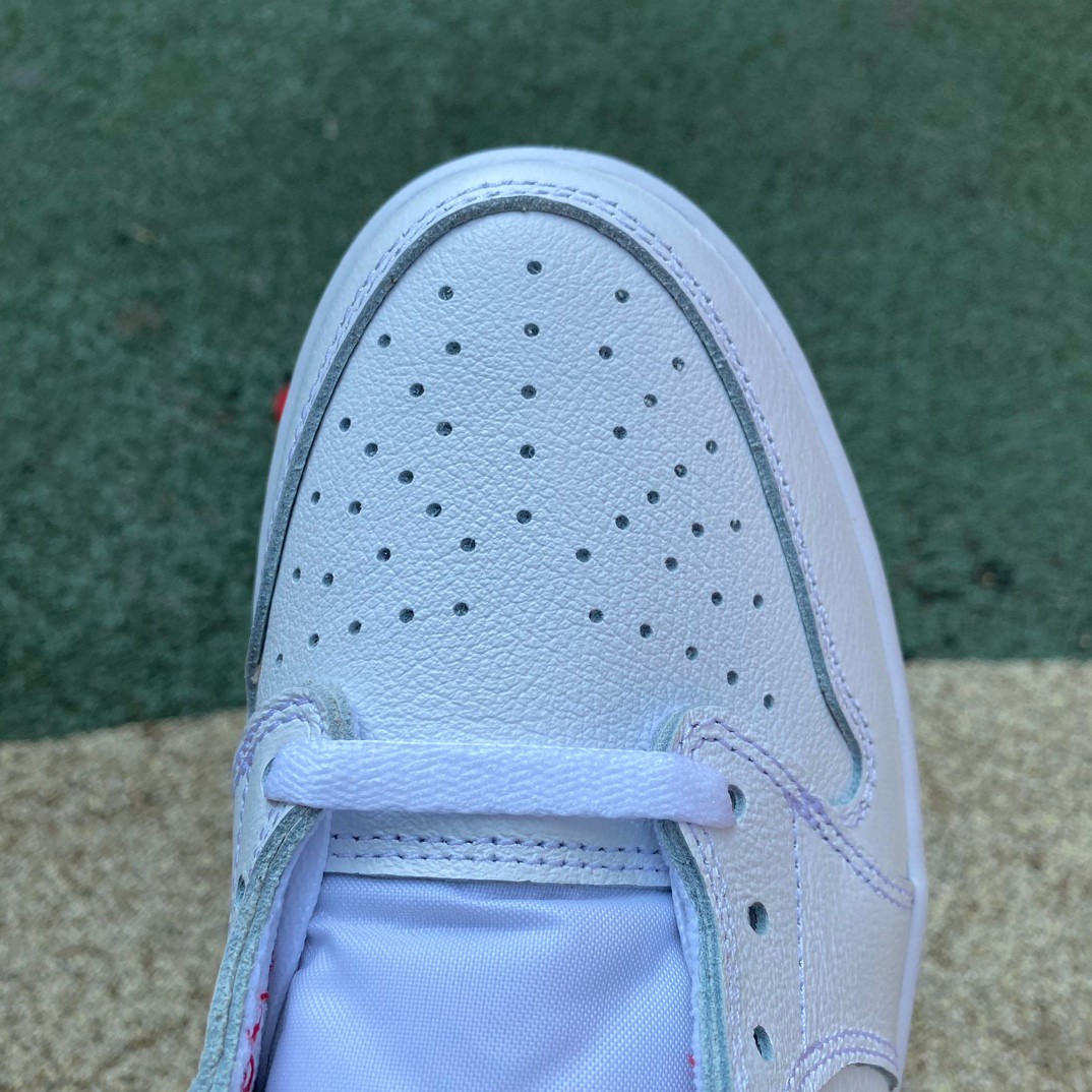 Air Jordan 1 Retro Low Sneaker     705329-101 - 